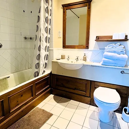 Tatis Bake-away Bed & Breakfast Roundstone