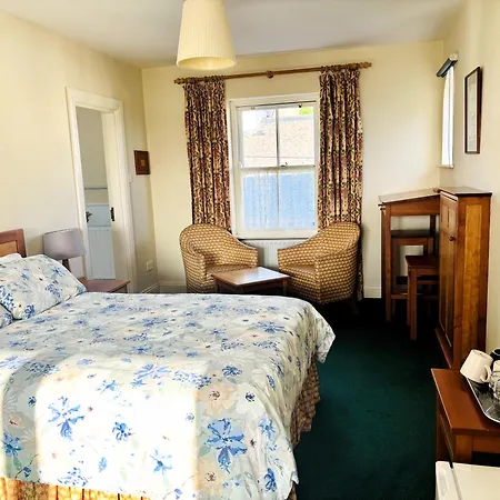 Bed & Breakfast Tatis Bake-away Roundstone