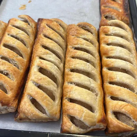 Bed & Breakfast Tatis Bake-away